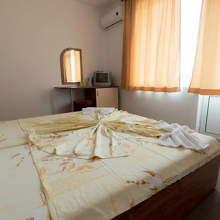 Ropotamo Guest house 2*